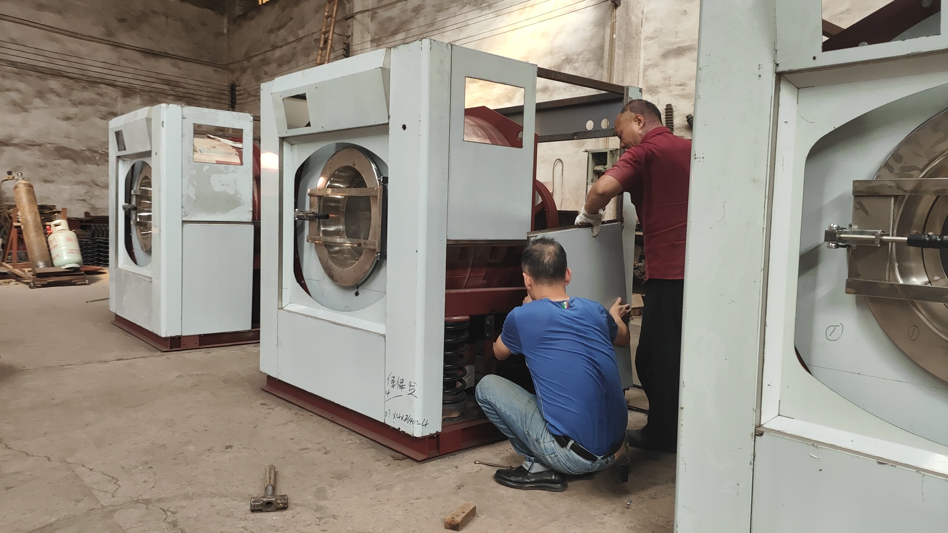 
工業(yè)園區(qū)工業(yè)洗衣機如何獲得快捷酒店及三甲醫(yī)院青睞？珠江洗滌30年服務(wù)經(jīng)驗給出答案
